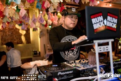 Seenspace Invasion ที่ร้าน Clouds, Fat'R Gut'z และ BREW Beers & Ciders — photo 41