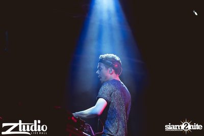 Revealed นำเสนอ Asian Club Tour ที่ สตูดิโอ ไลฟ์ ฮอลล์ — photo 1
