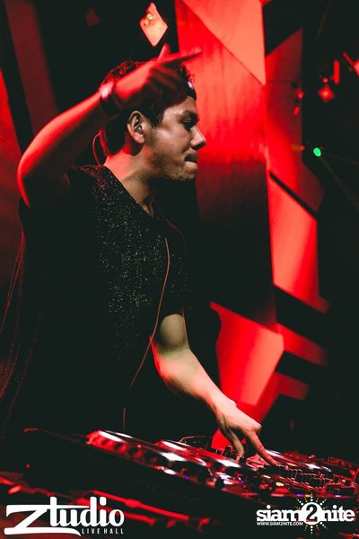 Revealed นำเสนอ Asian Club Tour ที่ สตูดิโอ ไลฟ์ ฮอลล์ — photo 15