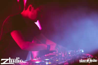 Revealed นำเสนอ Asian Club Tour ที่ สตูดิโอ ไลฟ์ ฮอลล์ — photo 19