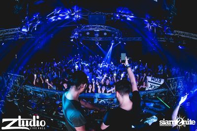 Revealed นำเสนอ Asian Club Tour ที่ สตูดิโอ ไลฟ์ ฮอลล์ — photo 221