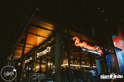 Friday Night at Wine, Beer & Bistro Bar BottomsUp Thonglor — photo 1