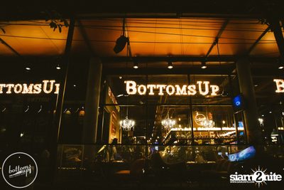 Friday Night at Wine, Beer & Bistro Bar BottomsUp Thonglor — photo 2