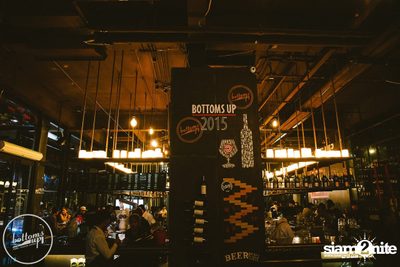 Friday Night at Wine, Beer & Bistro Bar BottomsUp Thonglor — photo 3