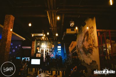 Friday Night at Wine, Beer & Bistro Bar BottomsUp Thonglor — photo 4