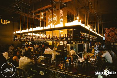 Friday Night at Wine, Beer & Bistro Bar BottomsUp Thonglor — photo 5