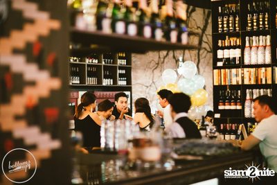 Friday Night at Wine, Beer & Bistro Bar BottomsUp Thonglor — photo 11