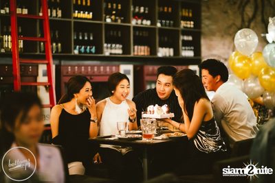 Friday Night at Wine, Beer & Bistro Bar BottomsUp Thonglor — photo 13
