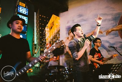 Friday Night at Wine, Beer & Bistro Bar BottomsUp Thonglor — photo 23