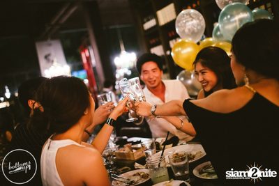 Friday Night at Wine, Beer & Bistro Bar BottomsUp Thonglor — photo 29