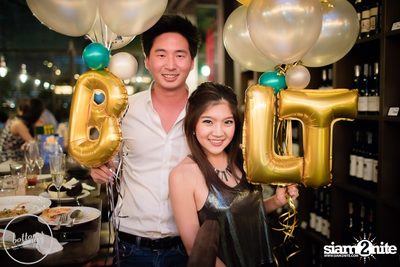 Friday Night at Wine, Beer & Bistro Bar BottomsUp Thonglor — photo 33