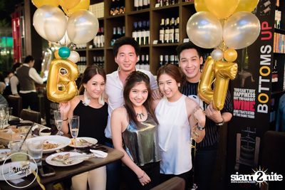 Friday Night at Wine, Beer & Bistro Bar BottomsUp Thonglor — photo 35