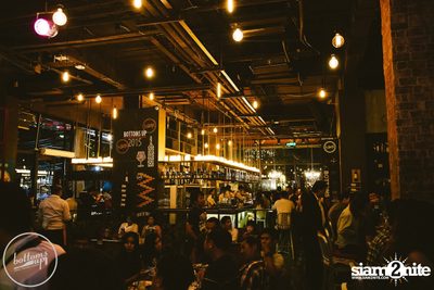Friday Night at Wine, Beer & Bistro Bar BottomsUp Thonglor — photo 36