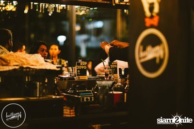 Friday Night at Wine, Beer & Bistro Bar BottomsUp Thonglor — photo 41