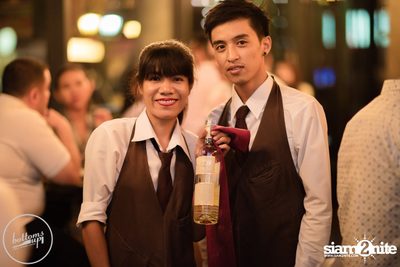 Friday Night at Wine, Beer & Bistro Bar BottomsUp Thonglor — photo 48