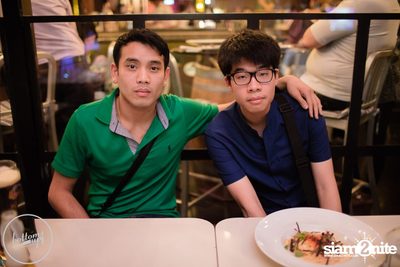 Friday Night at Wine, Beer & Bistro Bar BottomsUp Thonglor — photo 57