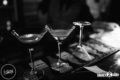 Friday Night at Wine, Beer & Bistro Bar BottomsUp Thonglor — photo 61