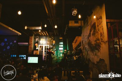 Friday Night at Wine, Beer & Bistro Bar BottomsUp Thonglor — photo 72