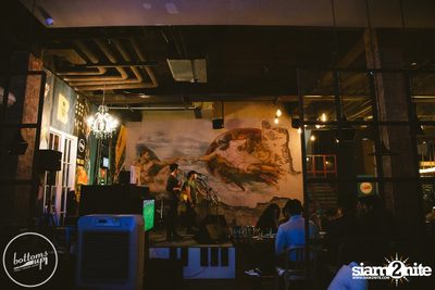 Friday Night at Wine, Beer & Bistro Bar BottomsUp Thonglor — photo 75