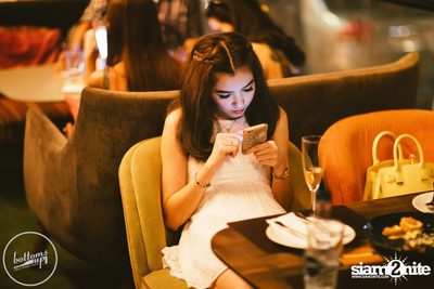 Friday Night at Wine, Beer & Bistro Bar BottomsUp Thonglor — photo 90