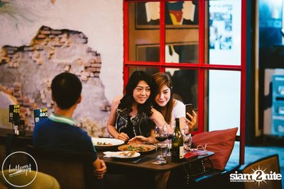 Friday Night at Wine, Beer & Bistro Bar BottomsUp Thonglor — photo 100