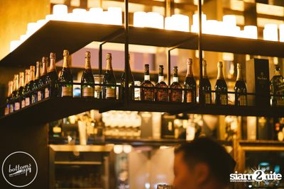 Friday Night at Wine, Beer & Bistro Bar BottomsUp Thonglor — photo 105