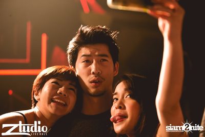 Grey Goose นำเสนอ TGIF : Twoloud ที่ สตูดิโอ ไลฟ์ — photo 8