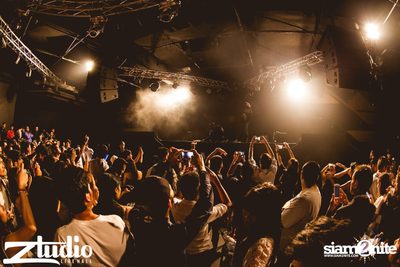 Grey Goose นำเสนอ TGIF : Twoloud ที่ สตูดิโอ ไลฟ์ — photo 31