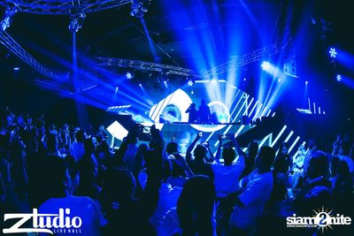 Grey Goose นำเสนอ TGIF : Twoloud ที่ สตูดิโอ ไลฟ์ — photo 32