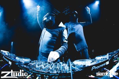 Grey Goose นำเสนอ TGIF : Twoloud ที่ สตูดิโอ ไลฟ์ — photo 35