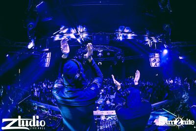 Grey Goose นำเสนอ TGIF : Twoloud ที่ สตูดิโอ ไลฟ์ — photo 37