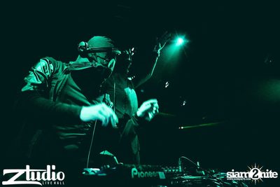 Grey Goose นำเสนอ TGIF : Twoloud ที่ สตูดิโอ ไลฟ์ — photo 42