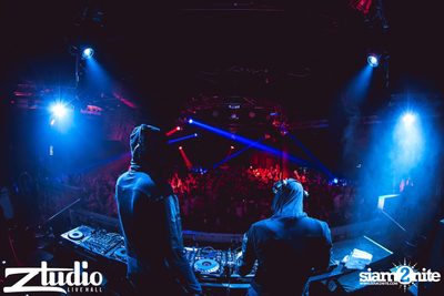 Grey Goose นำเสนอ TGIF : Twoloud ที่ สตูดิโอ ไลฟ์ — photo 48