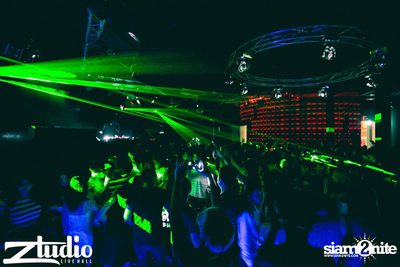 Grey Goose นำเสนอ TGIF : Twoloud ที่ สตูดิโอ ไลฟ์ — photo 58
