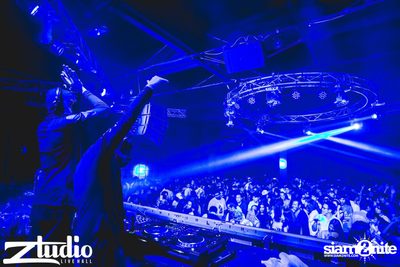 Grey Goose นำเสนอ TGIF : Twoloud ที่ สตูดิโอ ไลฟ์ — photo 64