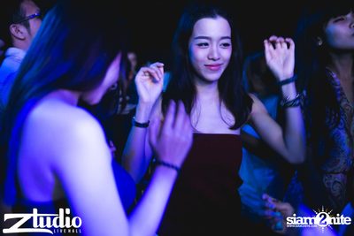 Grey Goose นำเสนอ TGIF : Twoloud ที่ สตูดิโอ ไลฟ์ — photo 72