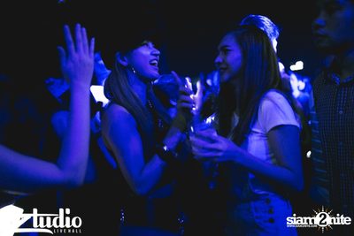 Grey Goose นำเสนอ TGIF : Twoloud ที่ สตูดิโอ ไลฟ์ — photo 77