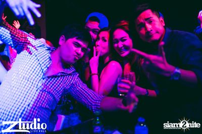Grey Goose นำเสนอ TGIF : Twoloud ที่ สตูดิโอ ไลฟ์ — photo 78