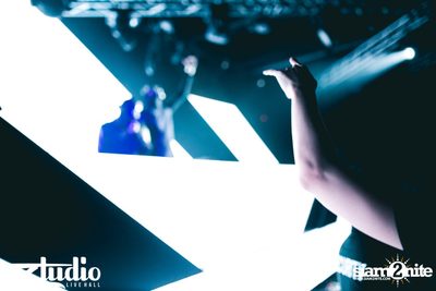 Grey Goose นำเสนอ TGIF : Twoloud ที่ สตูดิโอ ไลฟ์ — photo 81