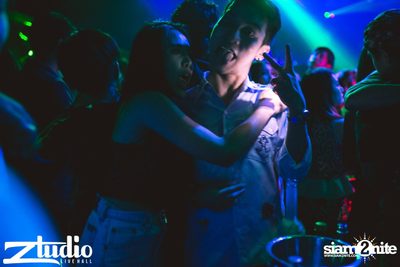 Grey Goose นำเสนอ TGIF : Twoloud ที่ สตูดิโอ ไลฟ์ — photo 87