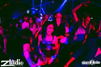 Grey Goose นำเสนอ TGIF : Twoloud ที่ สตูดิโอ ไลฟ์ — photo 103