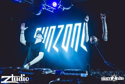 Grey Goose นำเสนอ TGIF : Twoloud ที่ สตูดิโอ ไลฟ์ — photo 108