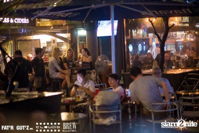Seenspace Invasion ที่ร้าน Clouds, Fat'R Gut'z และ BREW Beers & Ciders — photo 14