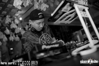 Seenspace Invasion ที่ร้าน Clouds, Fat'R Gut'z และ BREW Beers & Ciders — photo 21