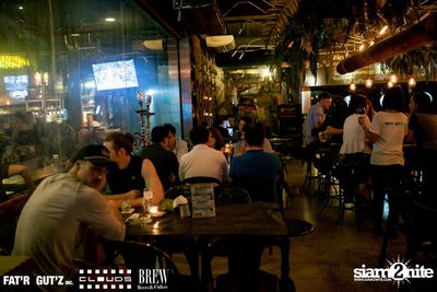 Seenspace Invasion ที่ร้าน Clouds, Fat'R Gut'z และ BREW Beers & Ciders — photo 25