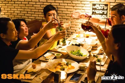 ปาร์ตี้ เลดี้ไนท์ คืนวันพุธ ที่ออสการ์ บิสโทร, สุขุมวิท 11 — photo 11
