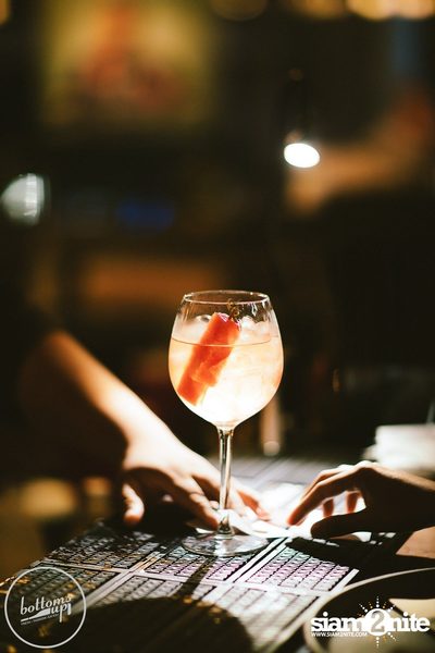 Saturday Night at BottomsUp, Thonglor — photo 4