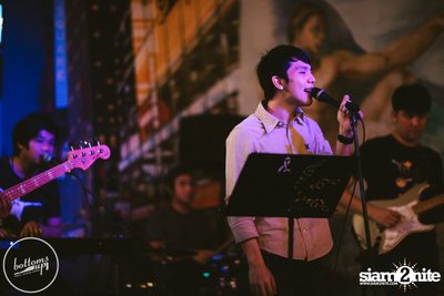 Saturday Night at BottomsUp, Thonglor — photo 7