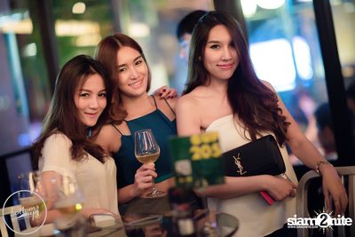 Saturday Night at BottomsUp, Thonglor — photo 83