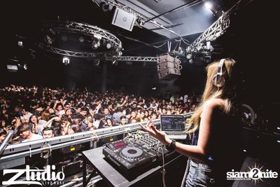 Grey Goose เสนอ TGIF : VINAI ที่ สตูดิโอ ไลฟ์ ฮอลล์ — photo 16